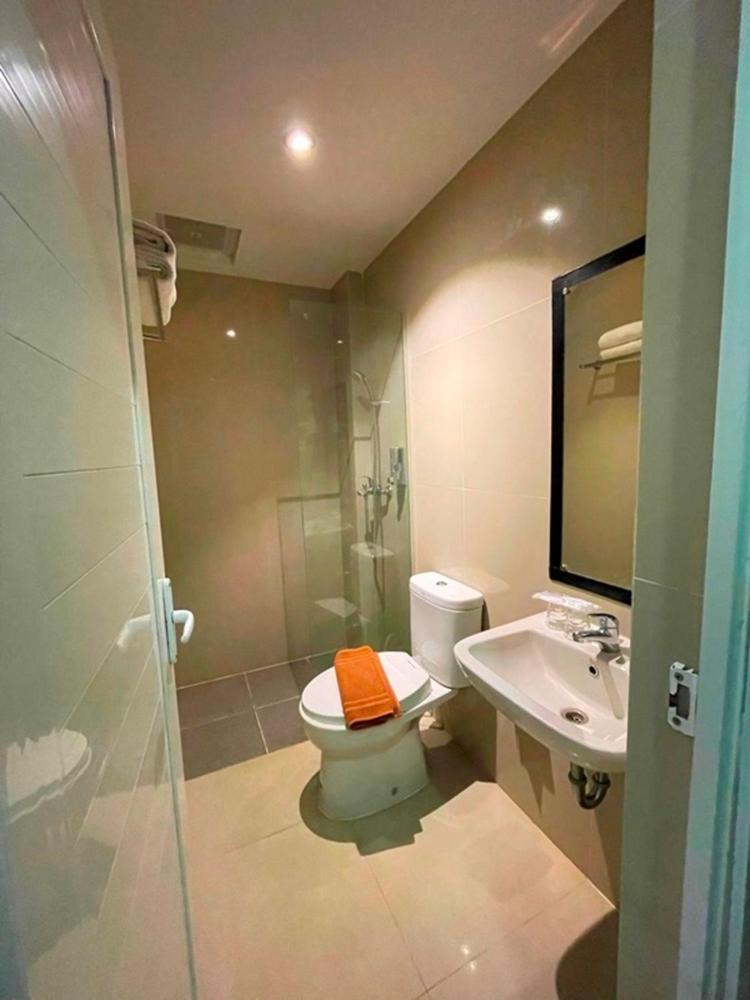 Crew Express Hotel Lubukpakam Экстерьер фото