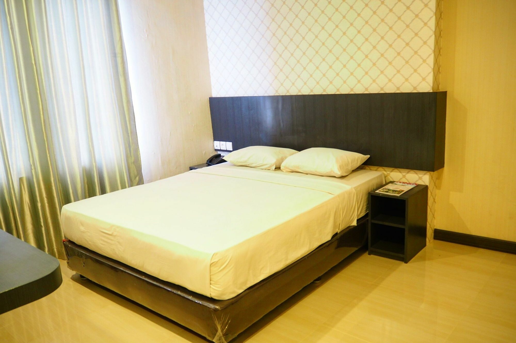 Crew Express Hotel Lubukpakam Экстерьер фото